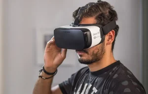 واقعیت مجازی یا VR چیست؟